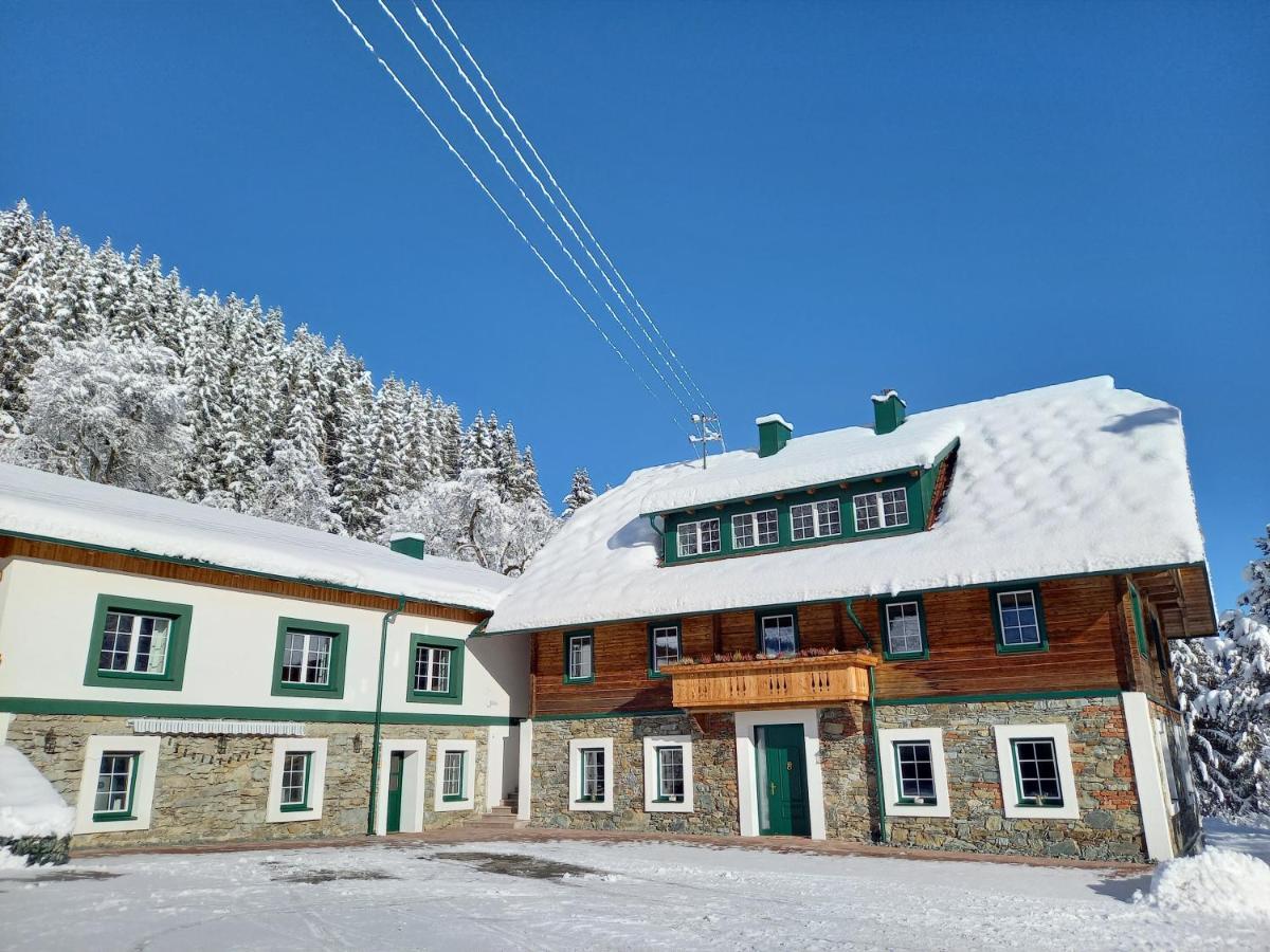 Landhaus Gruenjuwel 히머버그 외부 사진